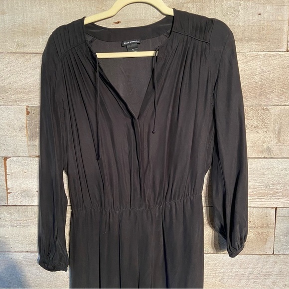 Club‎ Monaco 100%  silk black romper in size 0 - Picture 2 of 10